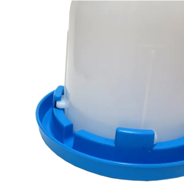 Wachteltränke - Stülptränke Wassertränke Tränke - 1,5 Liter - weiß blau